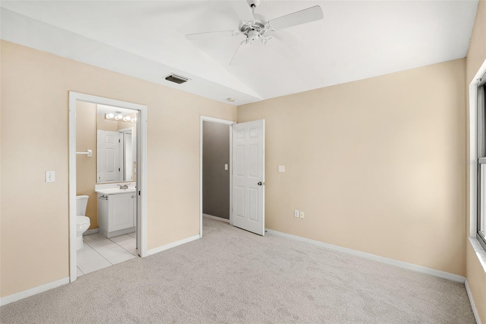 VILLAS LAKE DESTINY - Residential