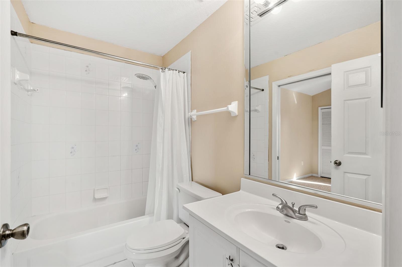 VILLAS LAKE DESTINY - Residential