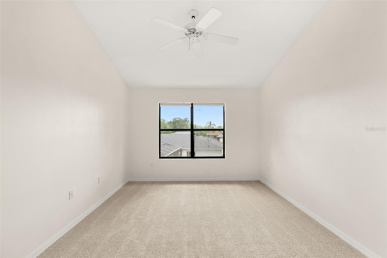 VILLAS LAKE DESTINY - Residential