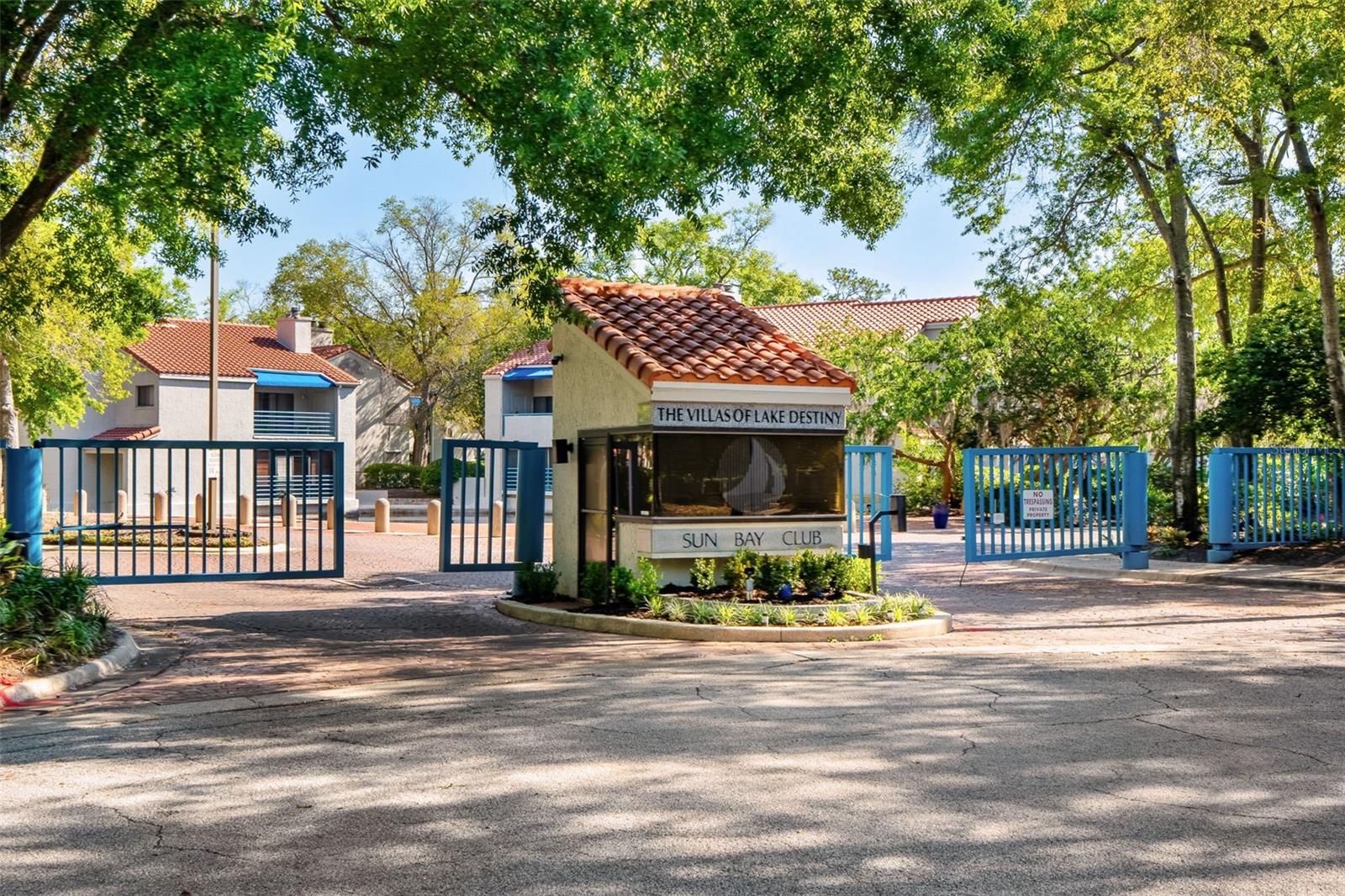 VILLAS LAKE DESTINY - Residential