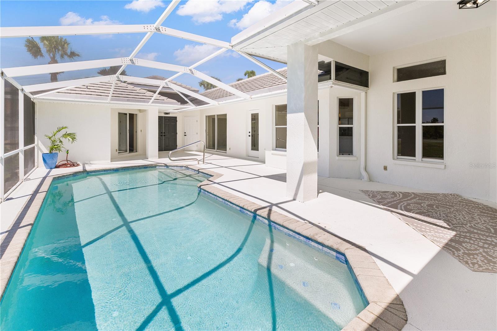 201 ARLINGTON DRIVE
