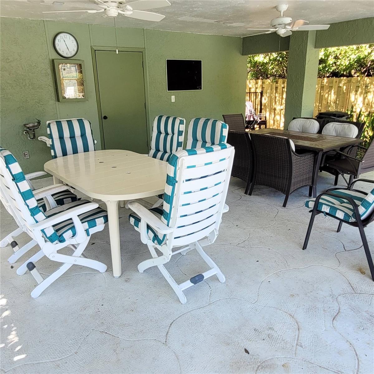 BARRINGTON WOODS - Residential