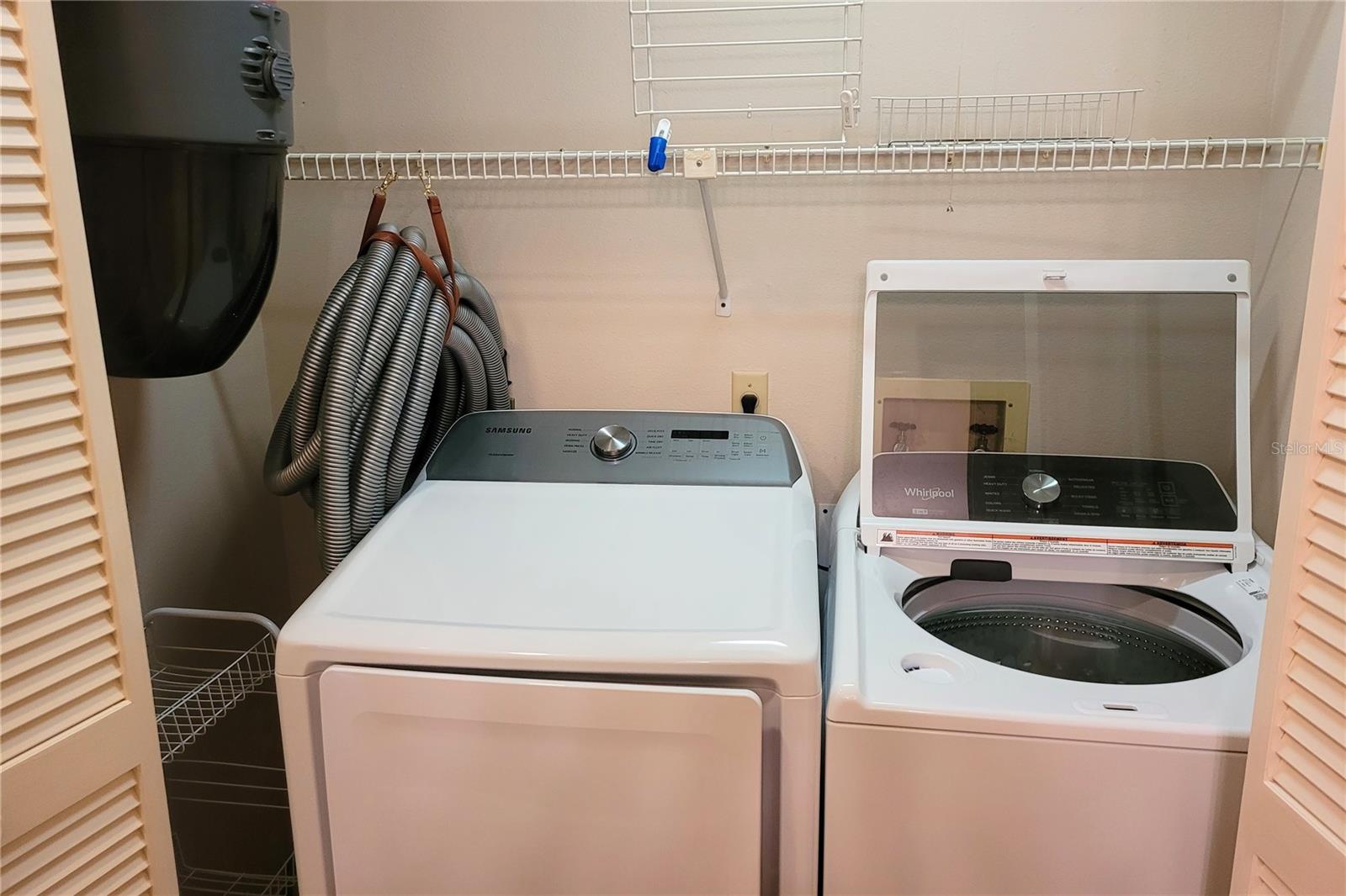 BARRINGTON WOODS - Residential