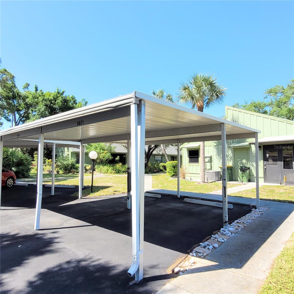 BARRINGTON WOODS - Residential