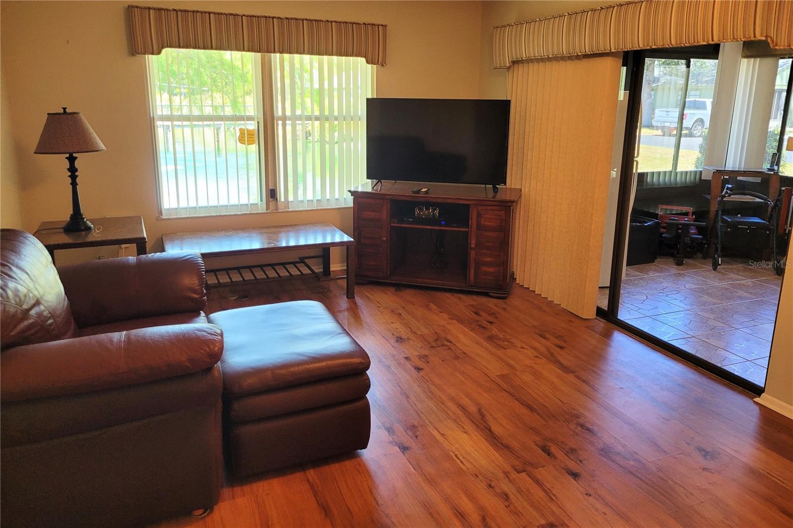 BARRINGTON WOODS - Residential