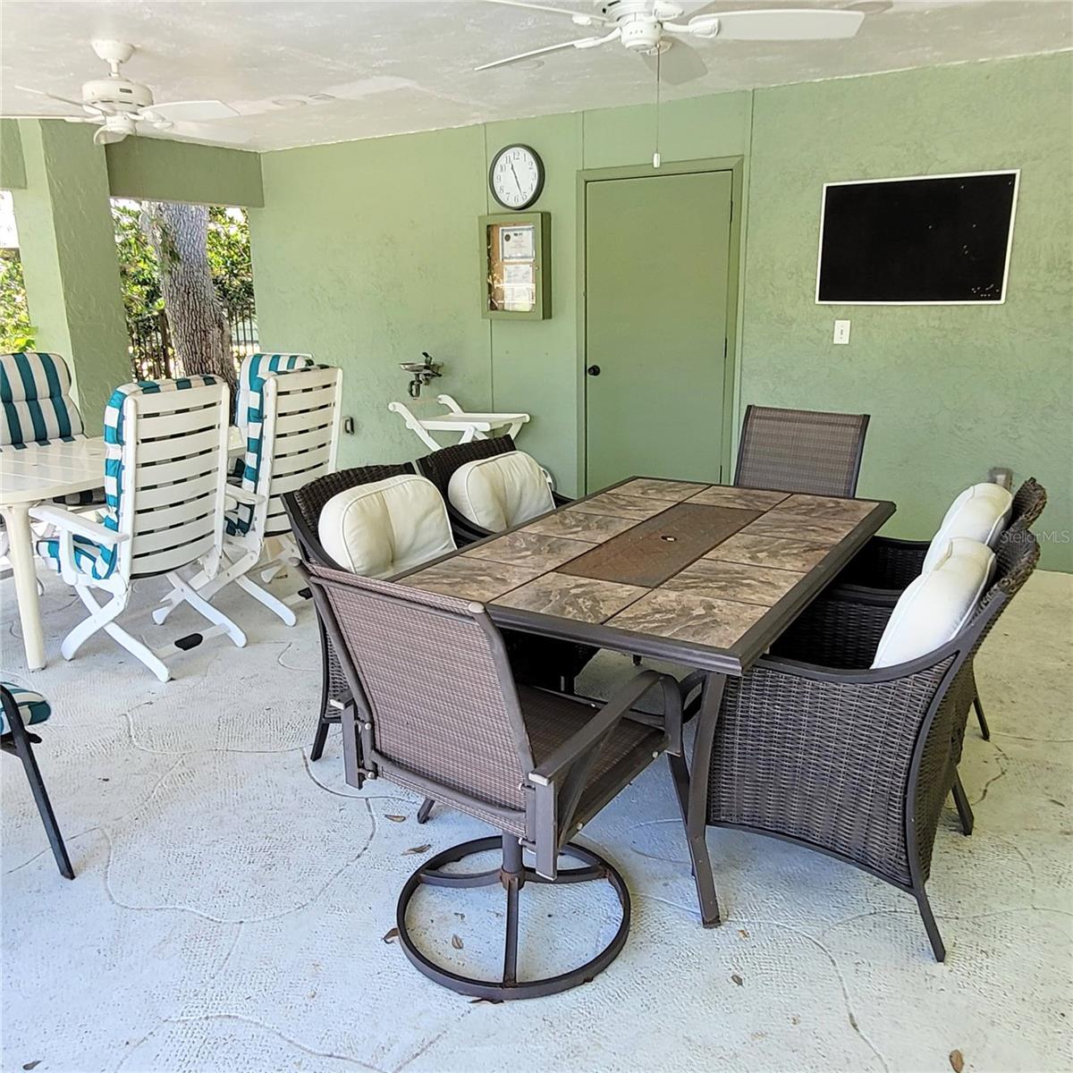 BARRINGTON WOODS - Residential