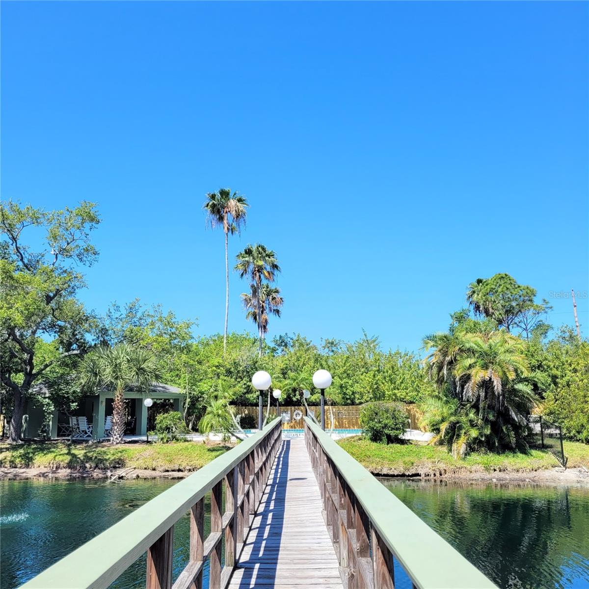 BARRINGTON WOODS - Residential