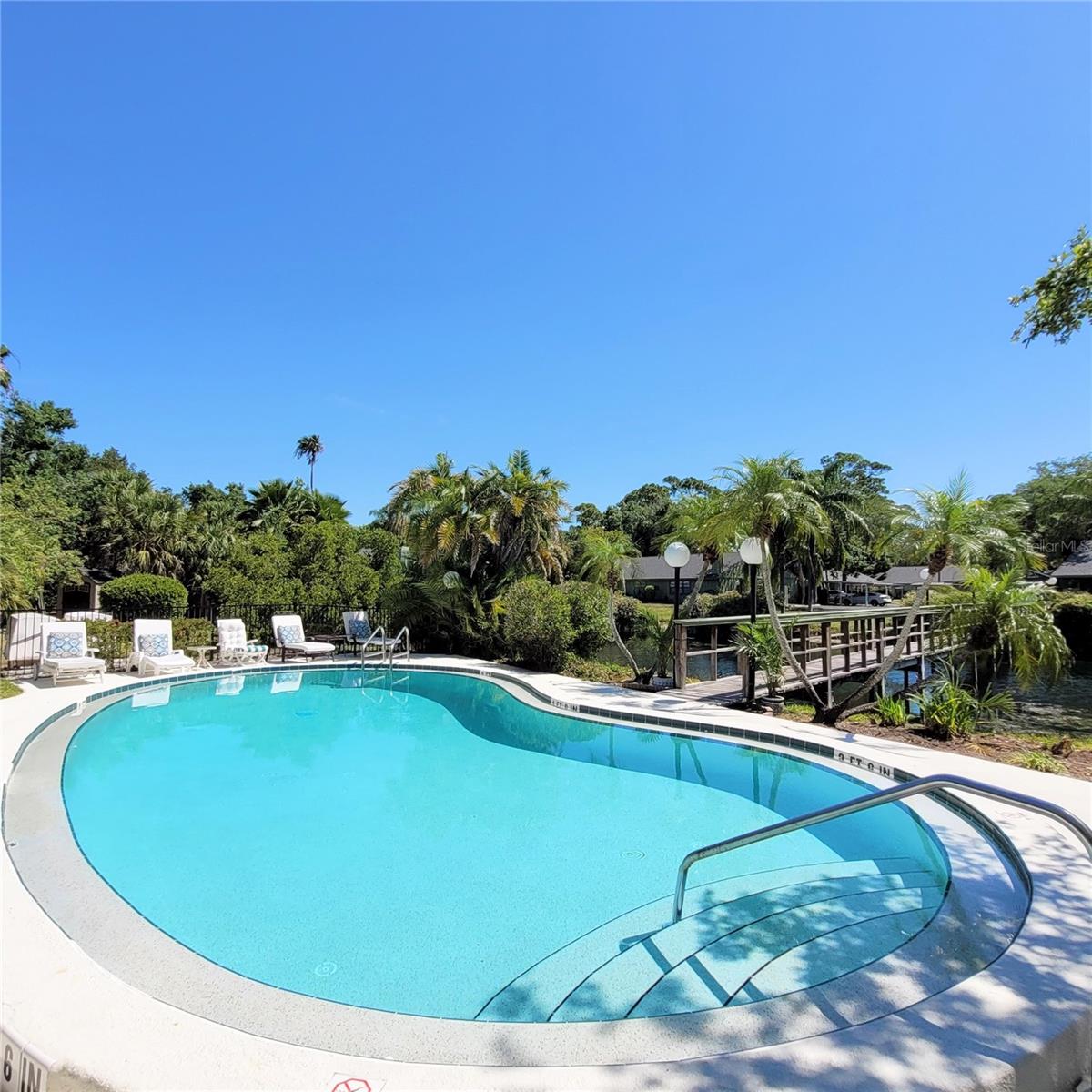 BARRINGTON WOODS - Residential