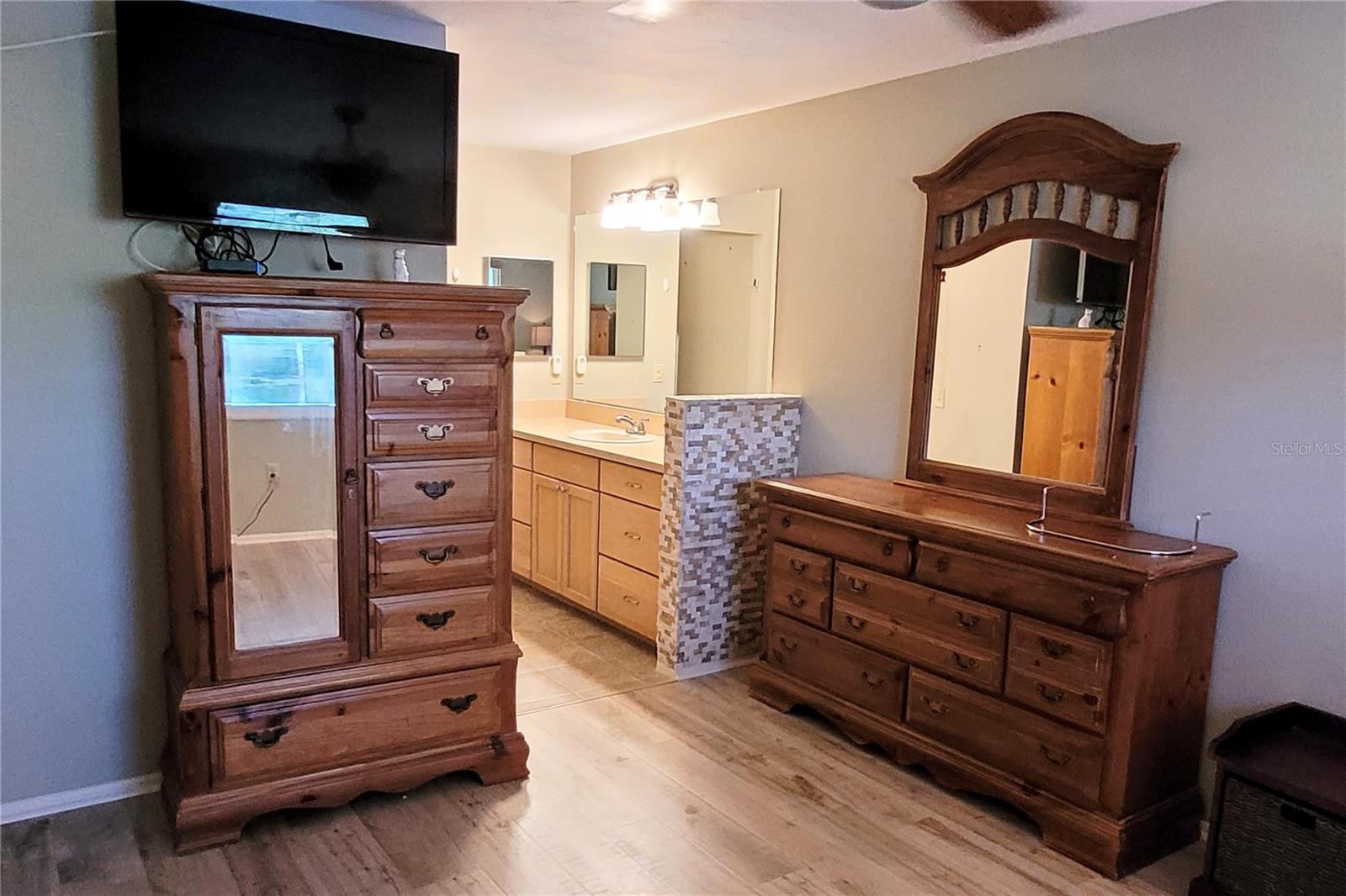 BARRINGTON WOODS - Residential