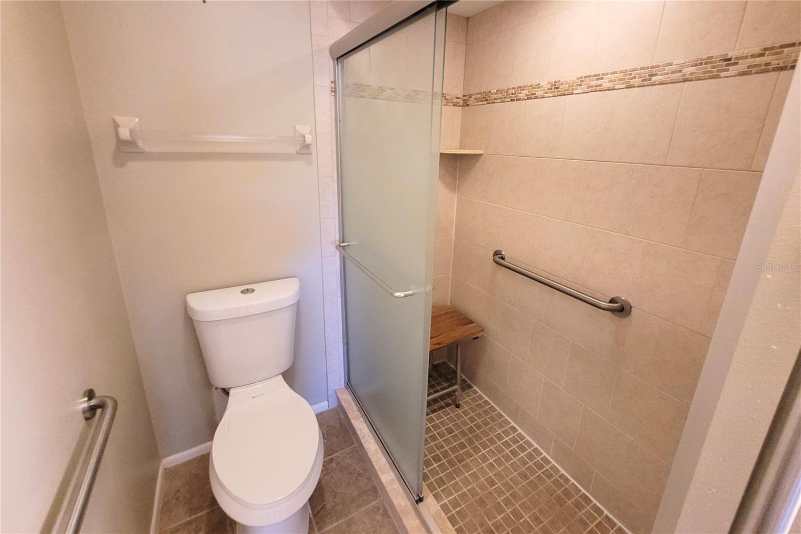 BARRINGTON WOODS - Residential