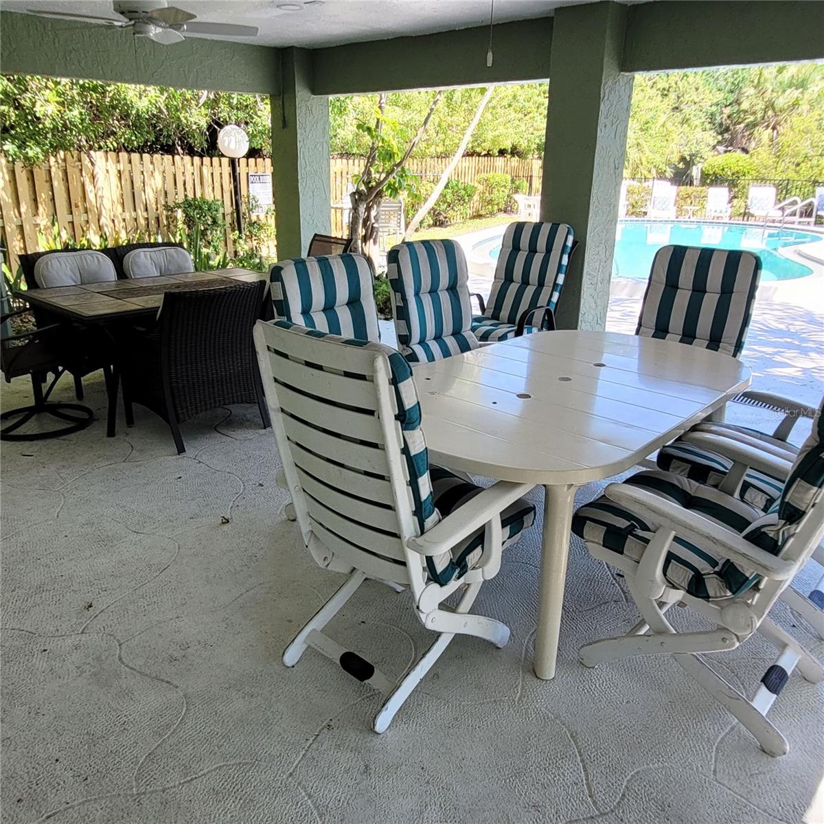 BARRINGTON WOODS - Residential