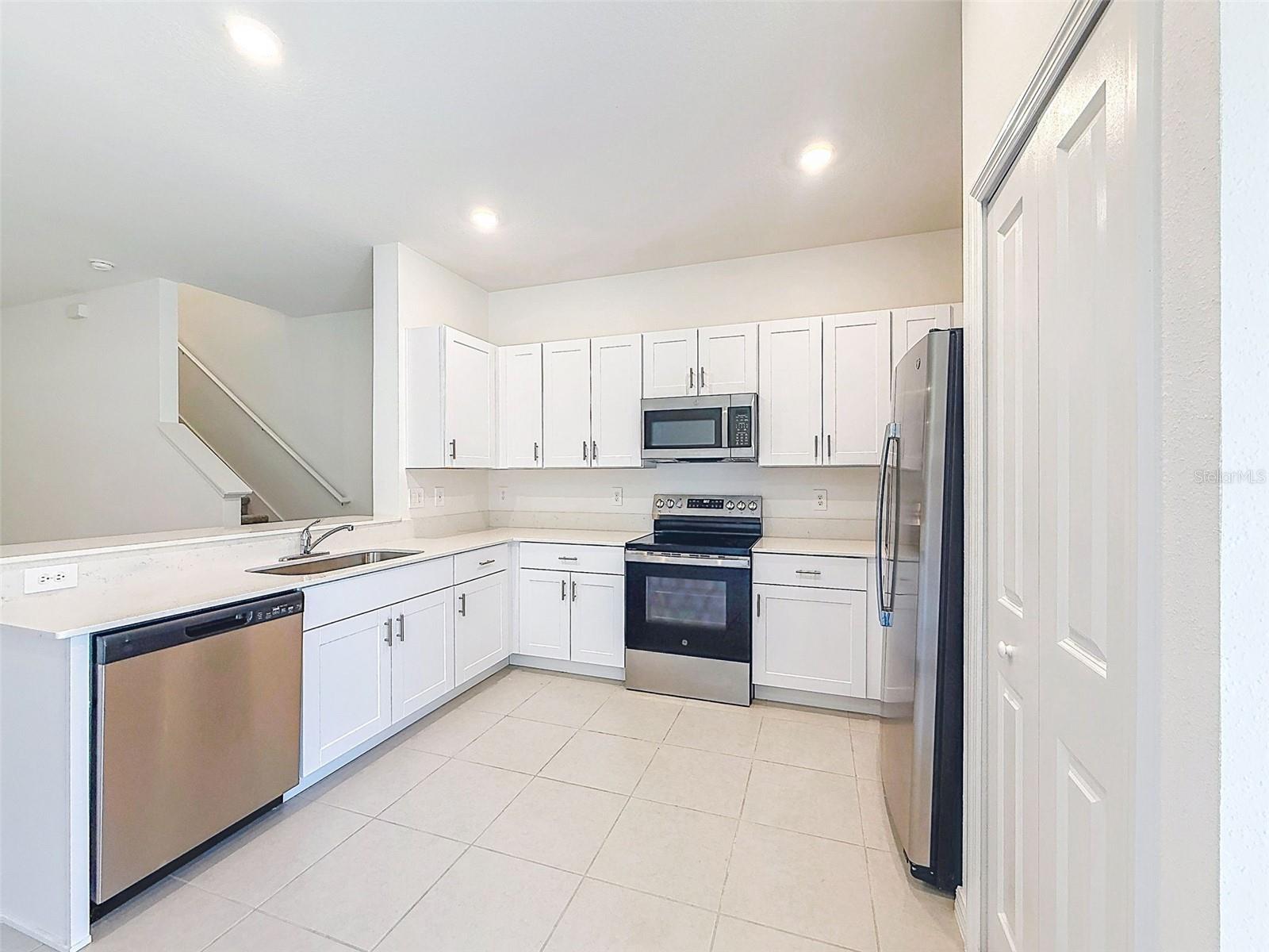 SOUTH SHORE POINTE - Residential Lease