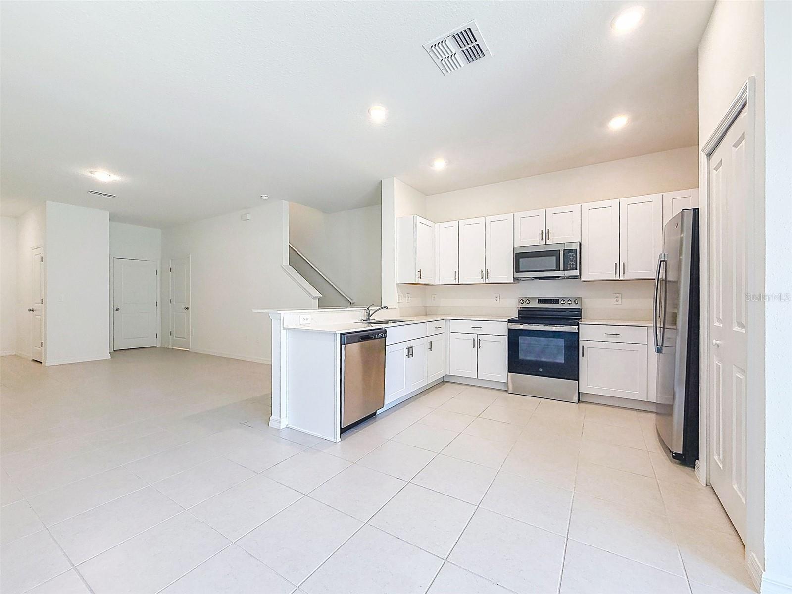 SOUTH SHORE POINTE - Residential Lease