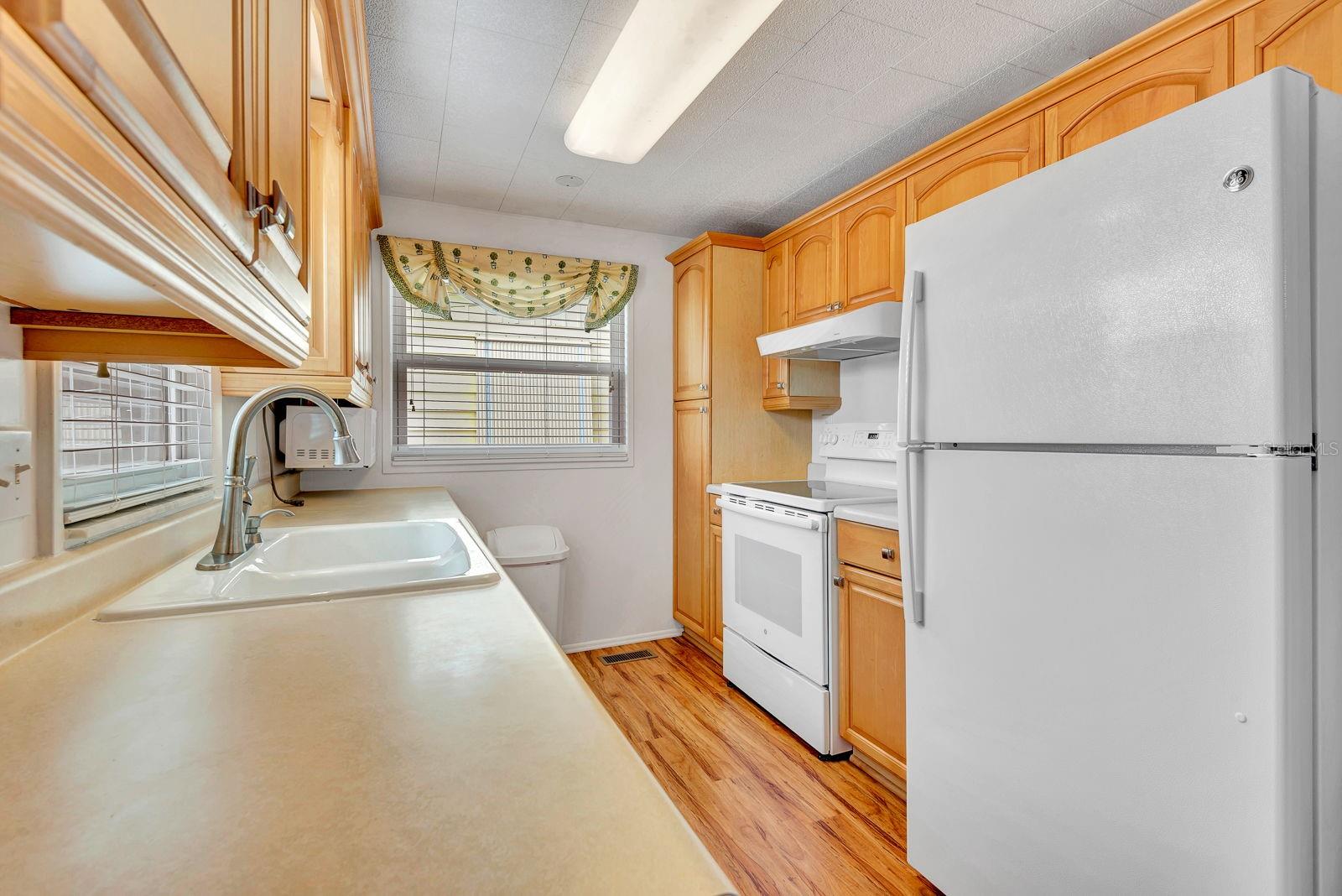 PALMA SOLA SHORES - Residential