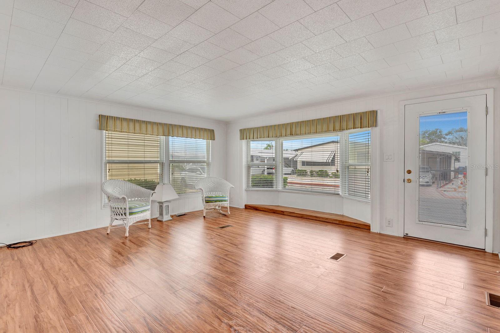 PALMA SOLA SHORES - Residential