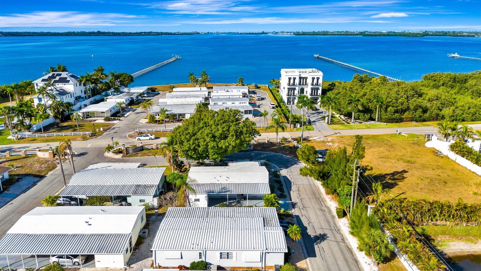 PALMA SOLA SHORES - Residential