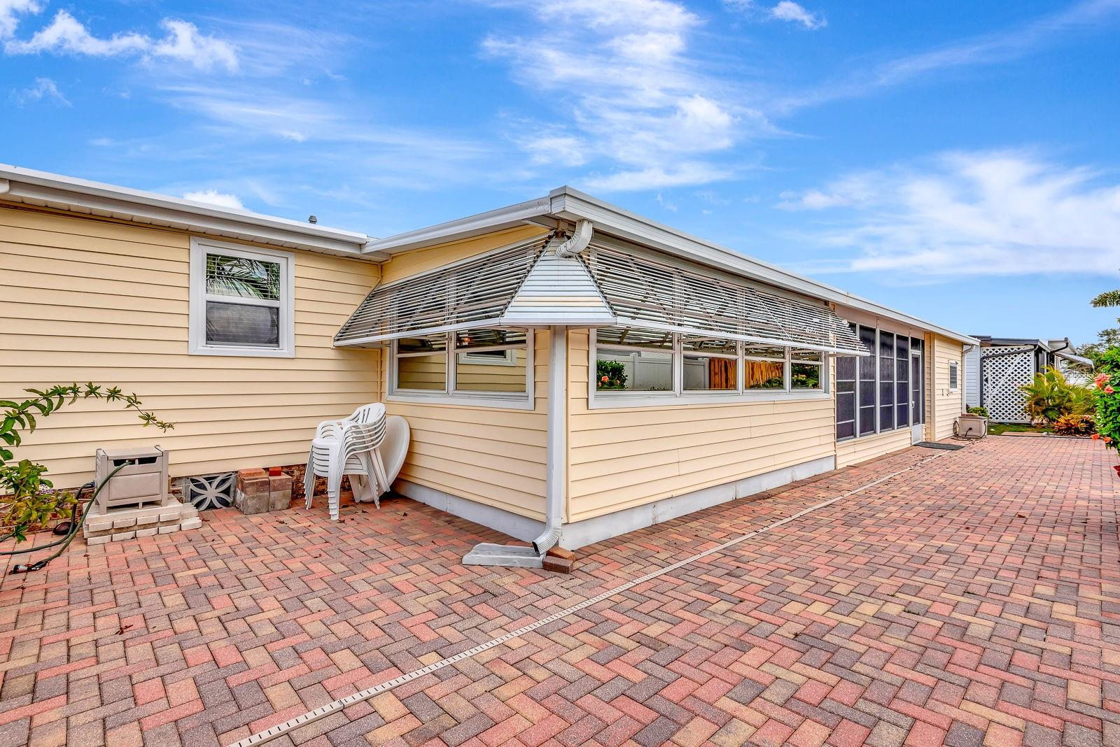 PALMA SOLA SHORES - Residential