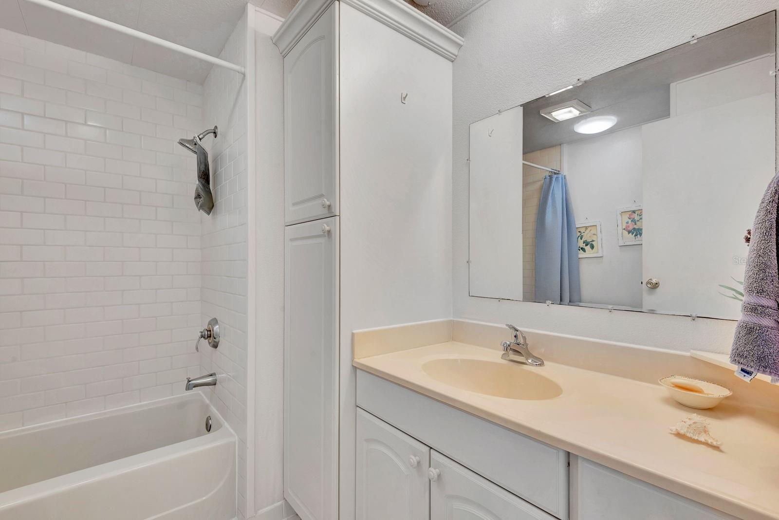 PALMA SOLA SHORES - Residential