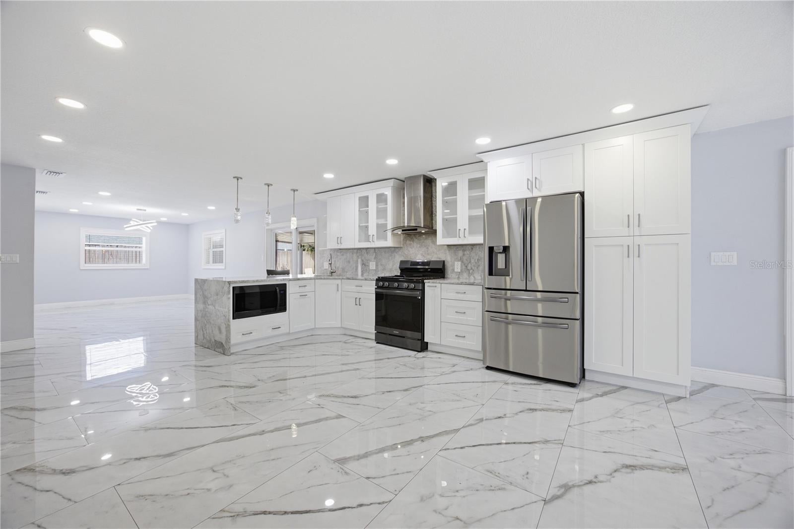 712 VIRGINIA LANE