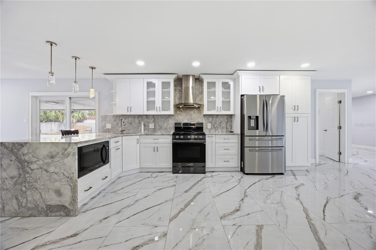 712 VIRGINIA LANE