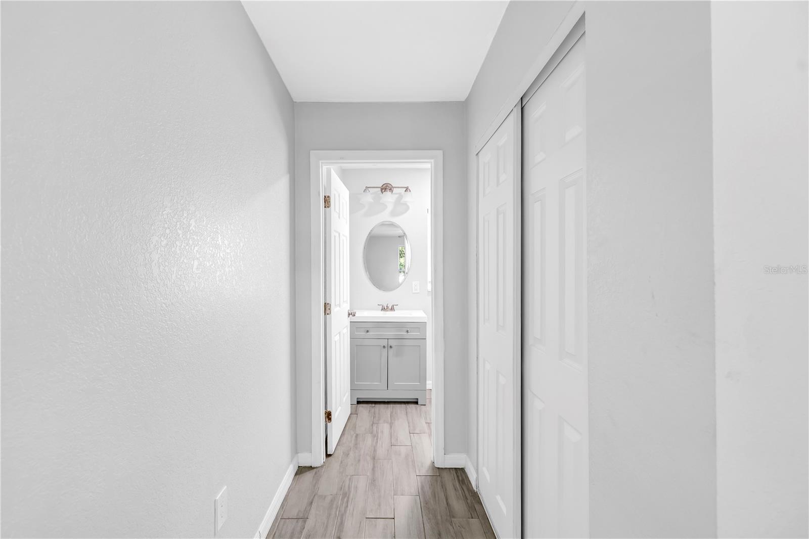 THUNDERBIRD HILL - Residential