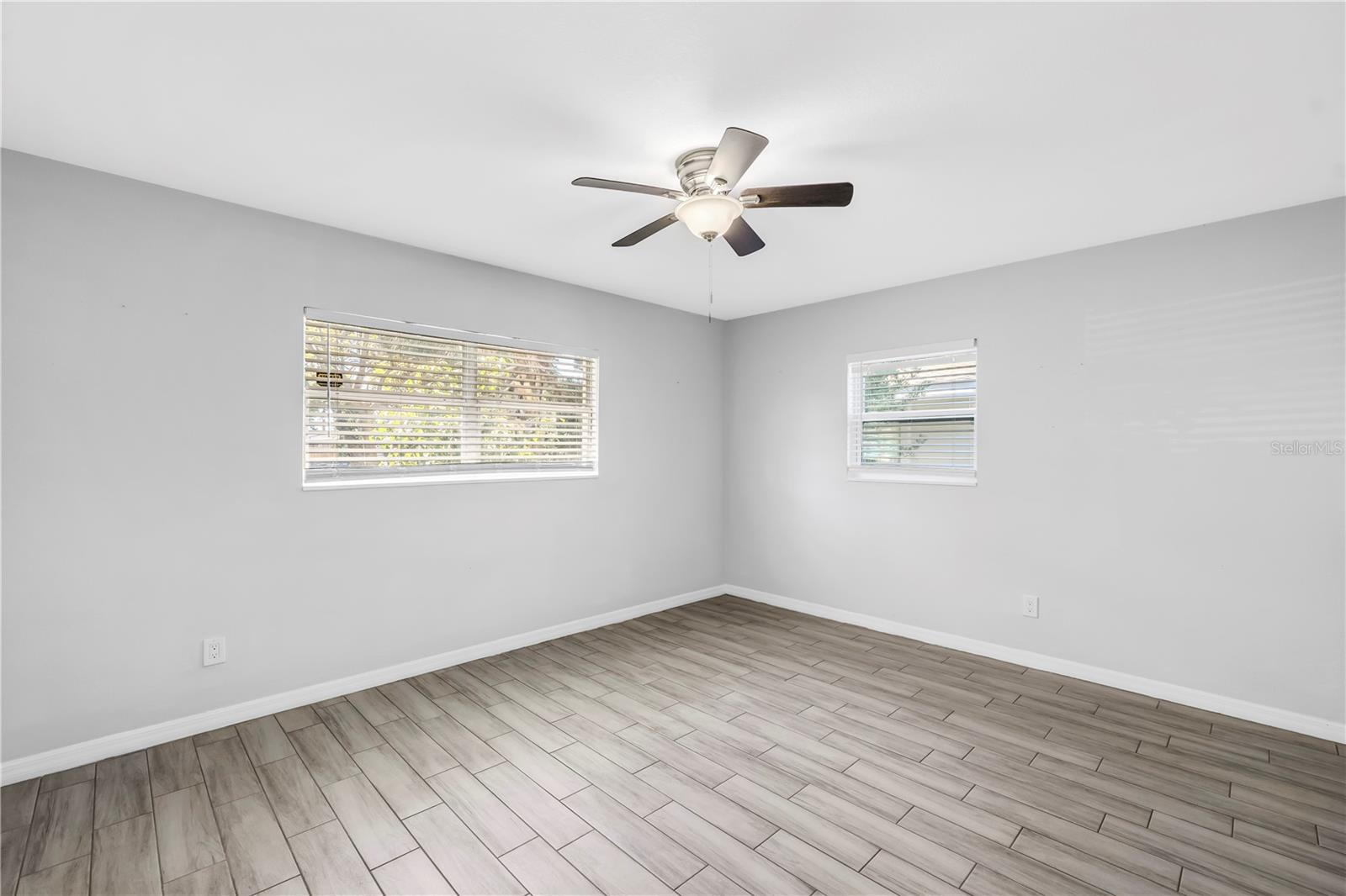 THUNDERBIRD HILL - Residential