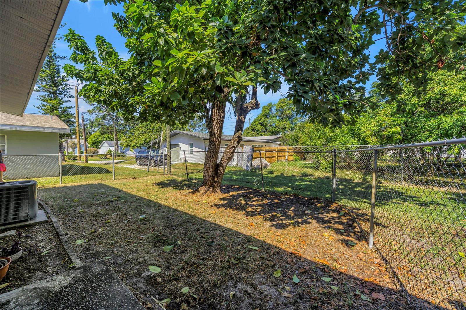 THUNDERBIRD HILL - Residential