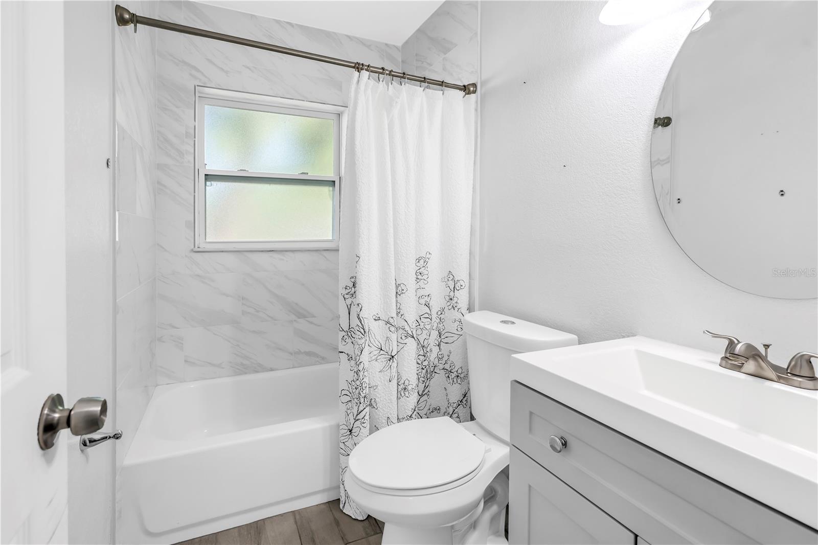 THUNDERBIRD HILL - Residential