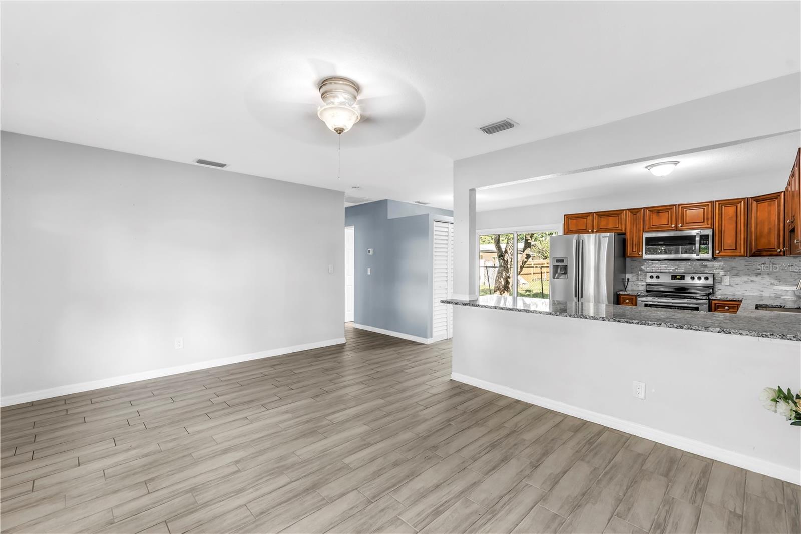 THUNDERBIRD HILL - Residential