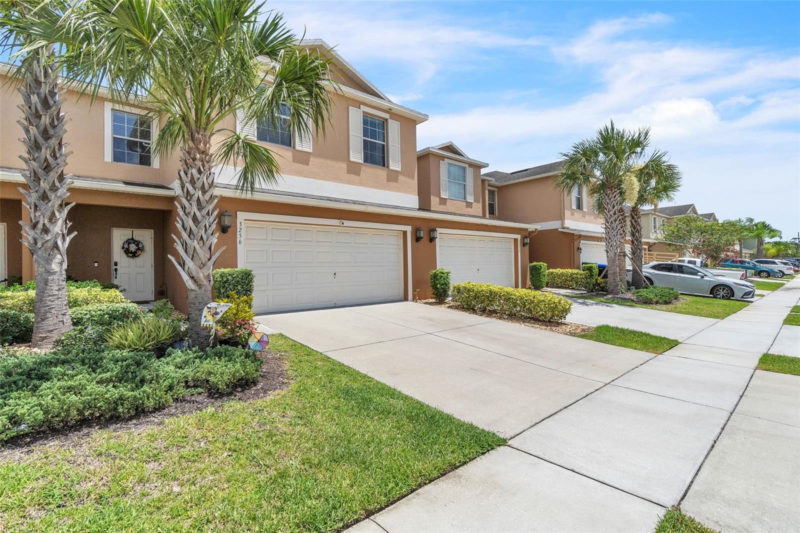 3256 RODRICK CIRCLE
