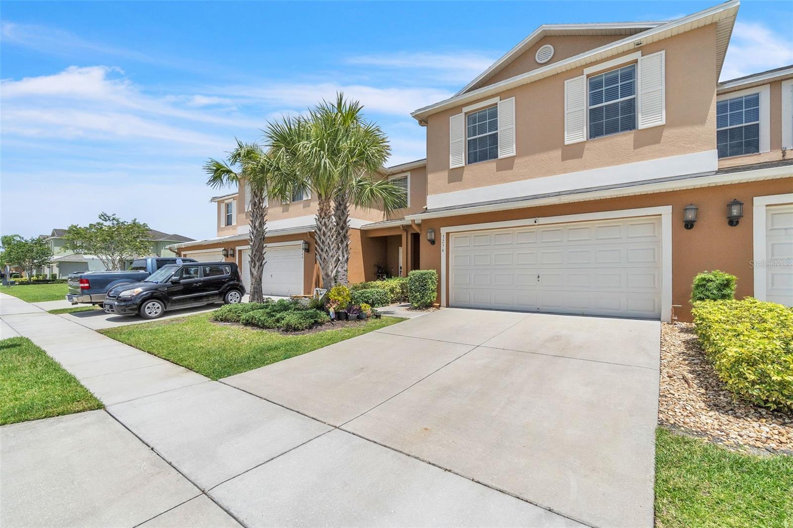 3256 RODRICK CIRCLE