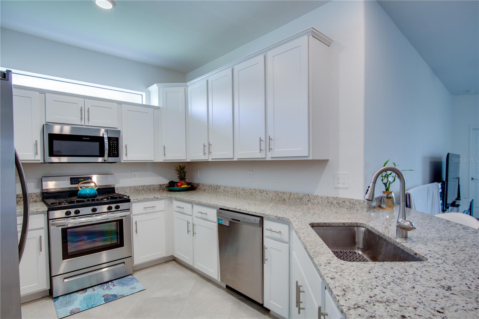 LORRAINE LAKES PH IIA - Residential Lease