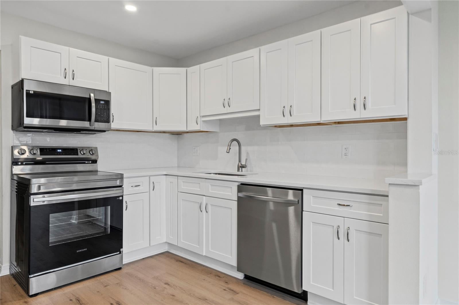 4895 BAY STREET NE 109