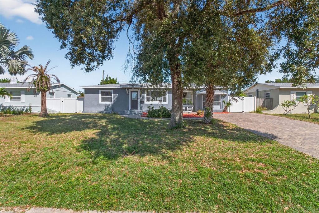 Photo of 4311 25th Avenue N, St Petersburg, FL 33713 (MLS # TB8442475)