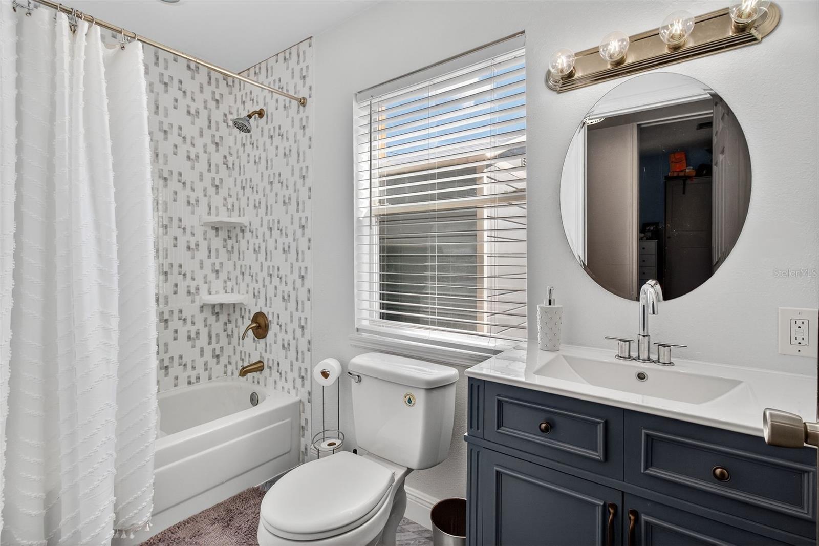 LESLEE HEIGHTS SUB SEC 2 - Residential Lease