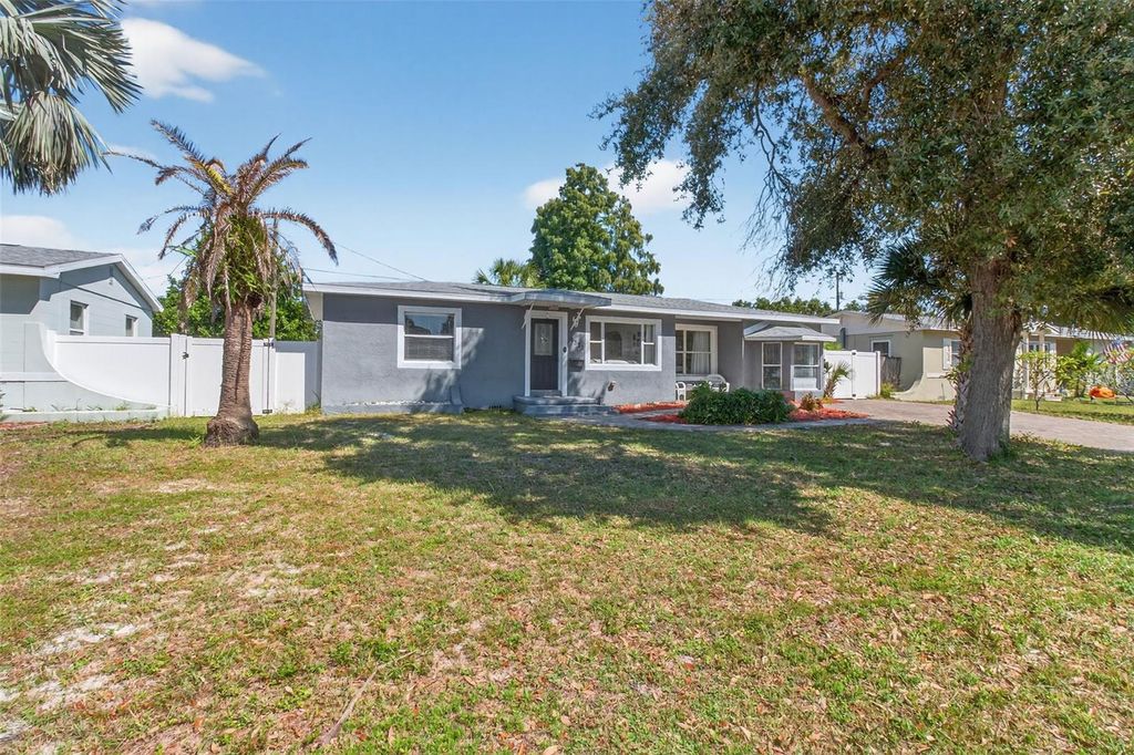 Photo of 4311 25th Avenue N, St Petersburg, FL 33713 (MLS # TB8442475)