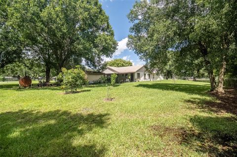 A home in WINTER HAVEN