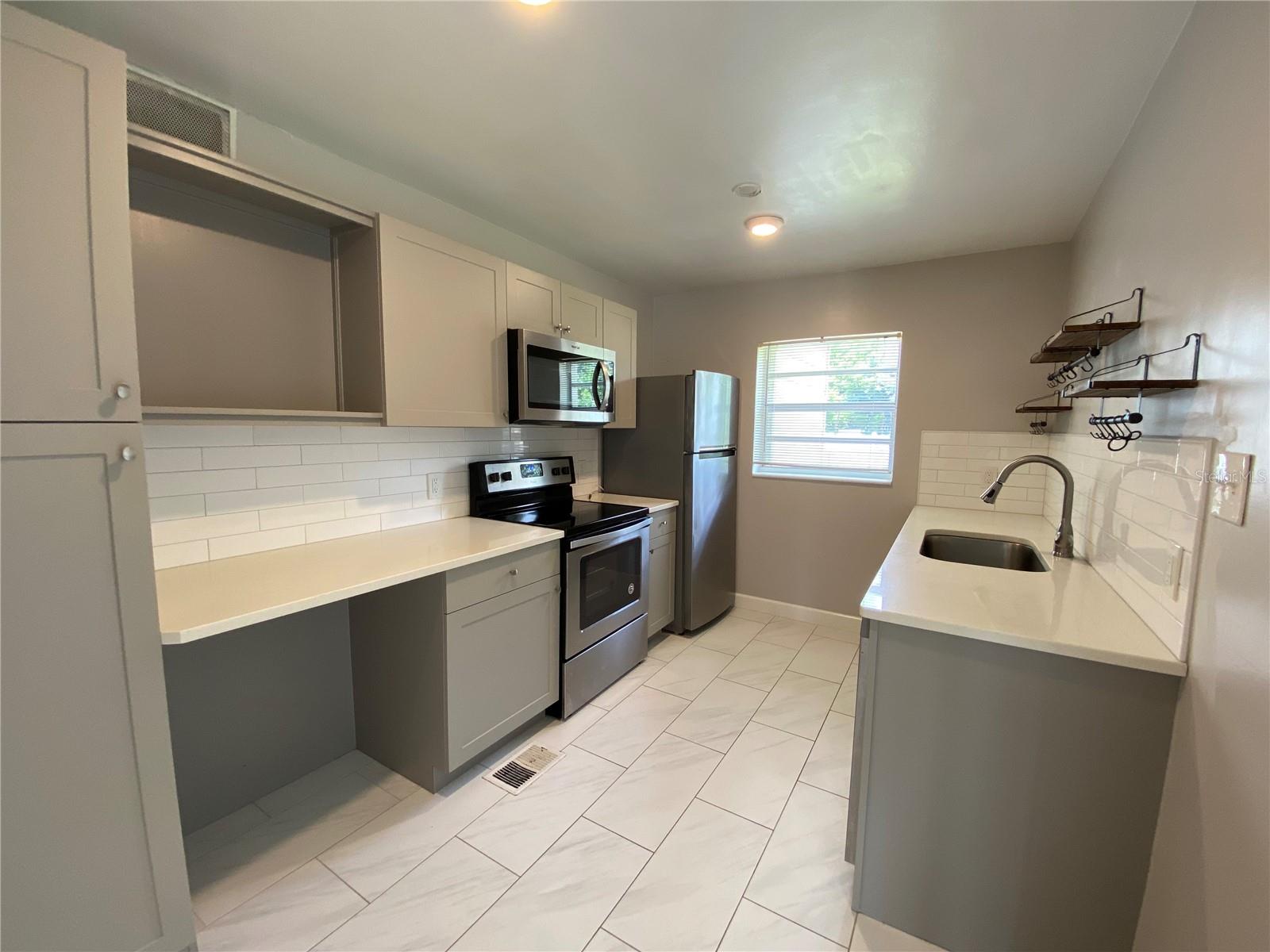 PHILLIPS REP 01 LAKEWOOD - Residential Lease