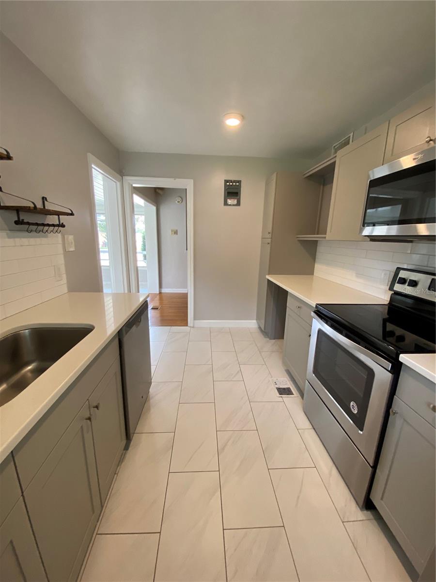 PHILLIPS REP 01 LAKEWOOD - Residential Lease