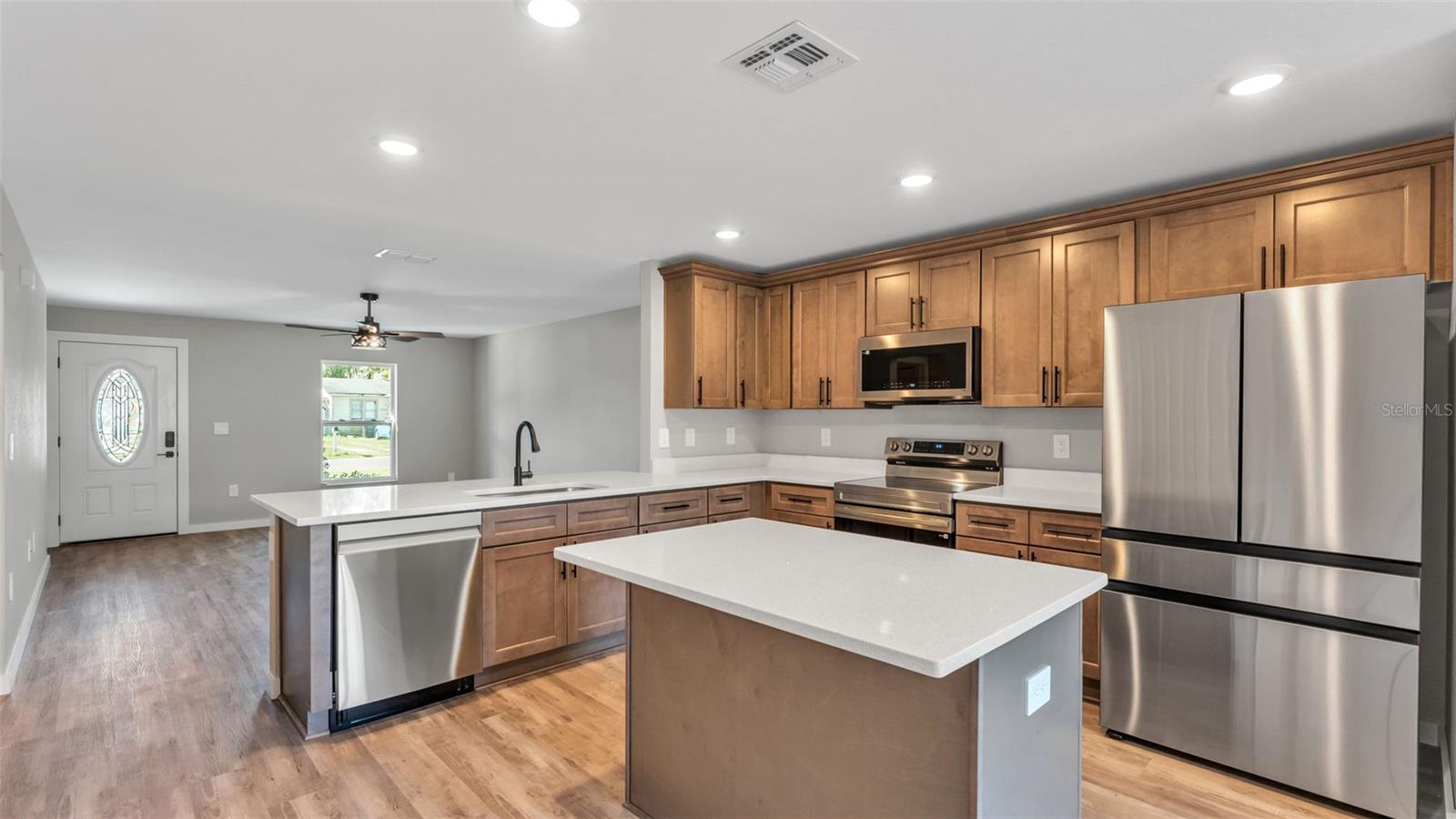 COUNTRY CLUB ESTATES RESUB PT - Residential