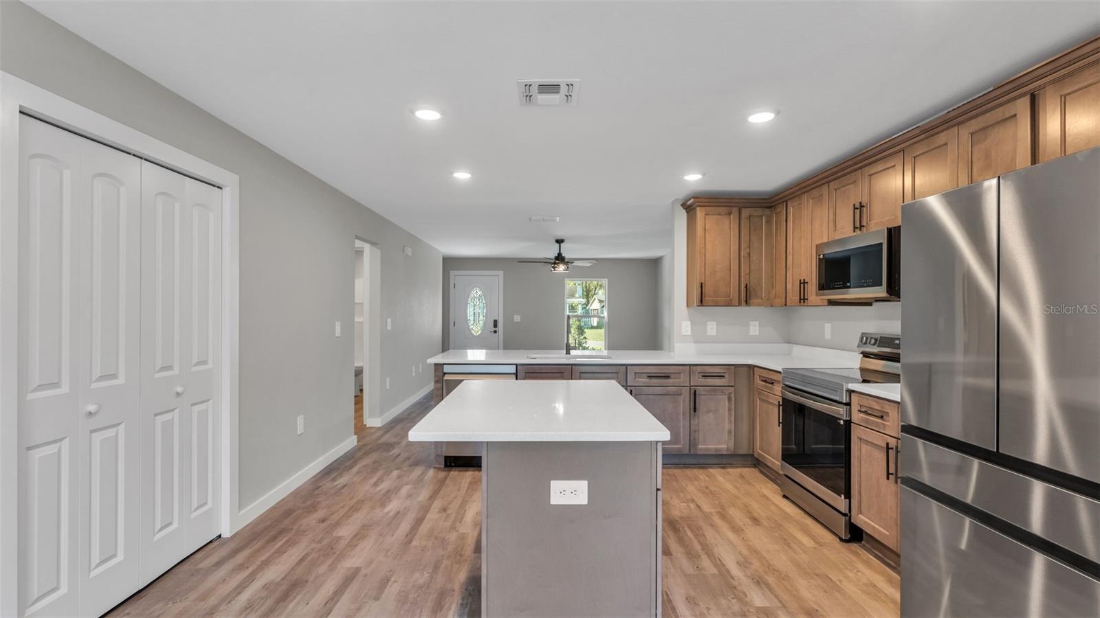 COUNTRY CLUB ESTATES RESUB PT - Residential