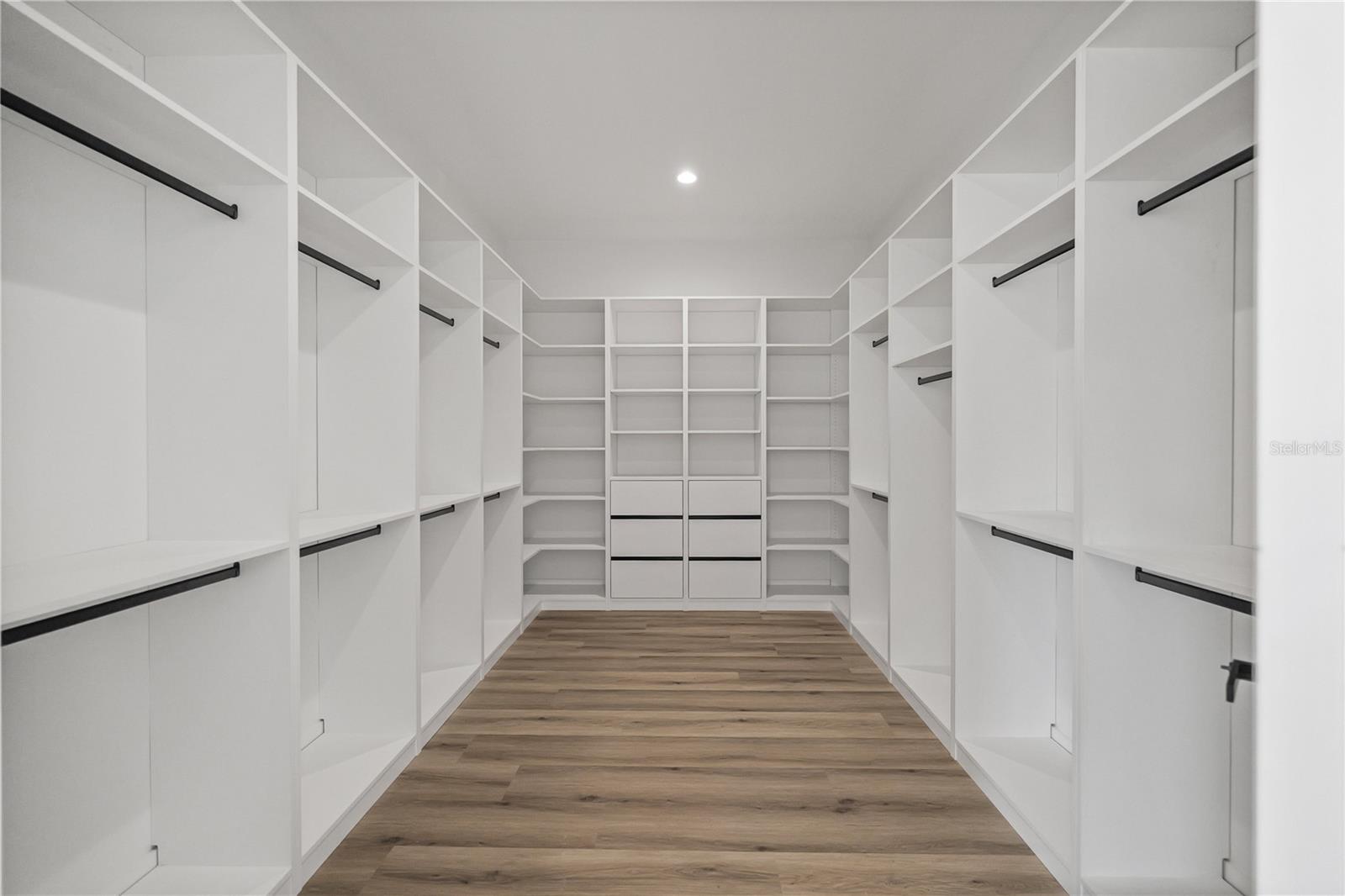 WELLSWOOD ESTATES UNIT 1 - Residential