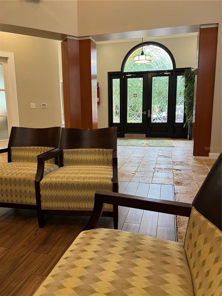 MIRABELLA - Residential Lease