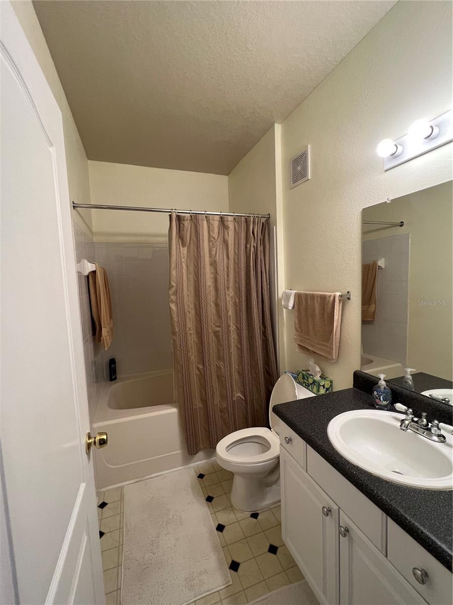 MIRABELLA - Residential Lease