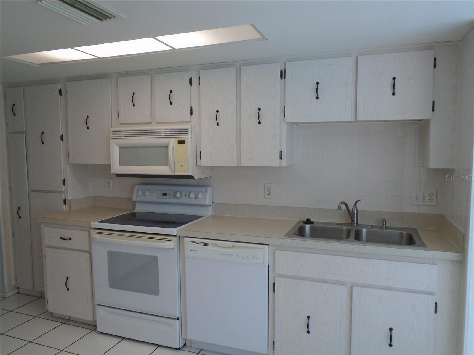 HOLIDAY LAKES WEST - Residential