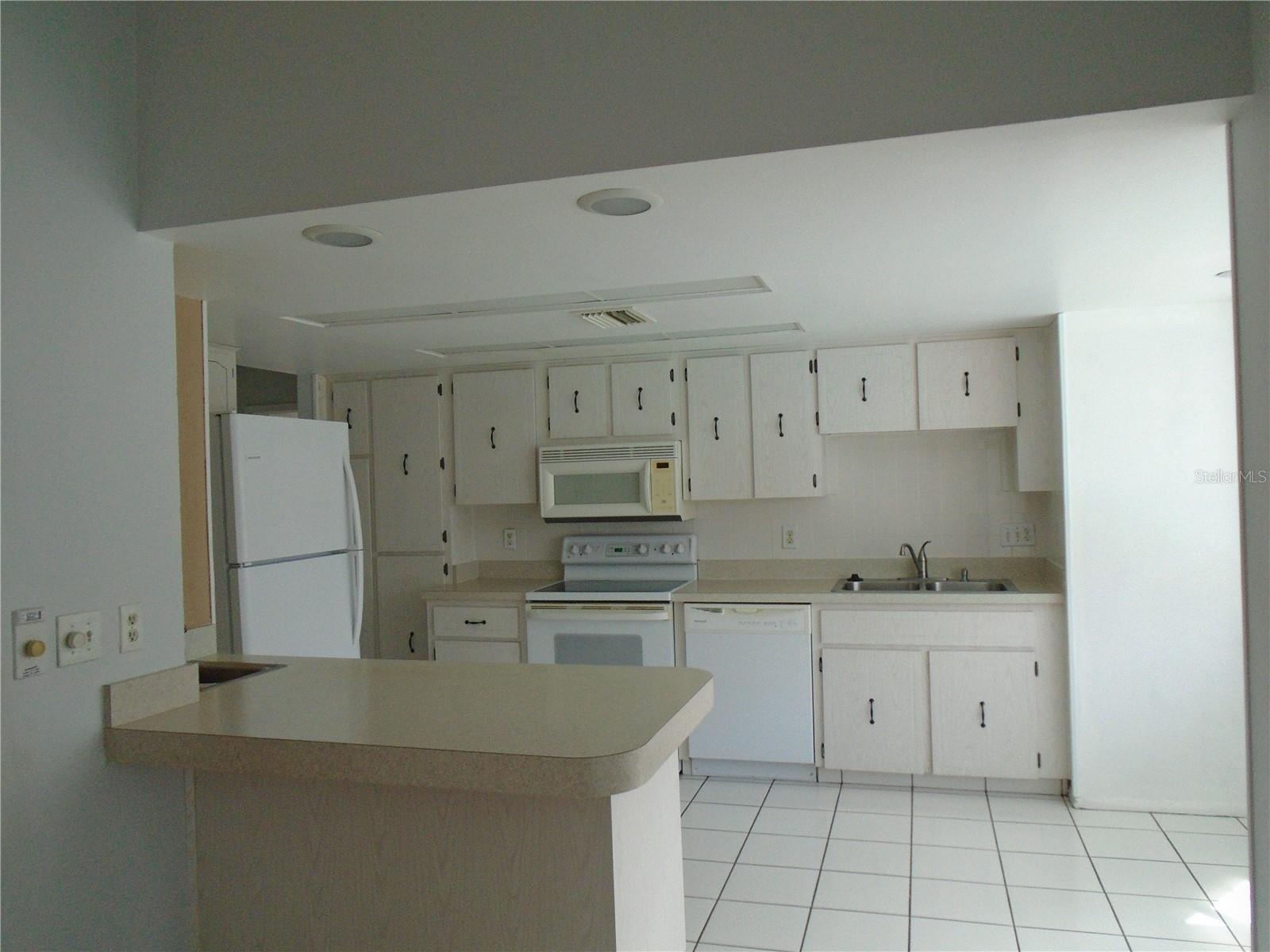 HOLIDAY LAKES WEST - Residential