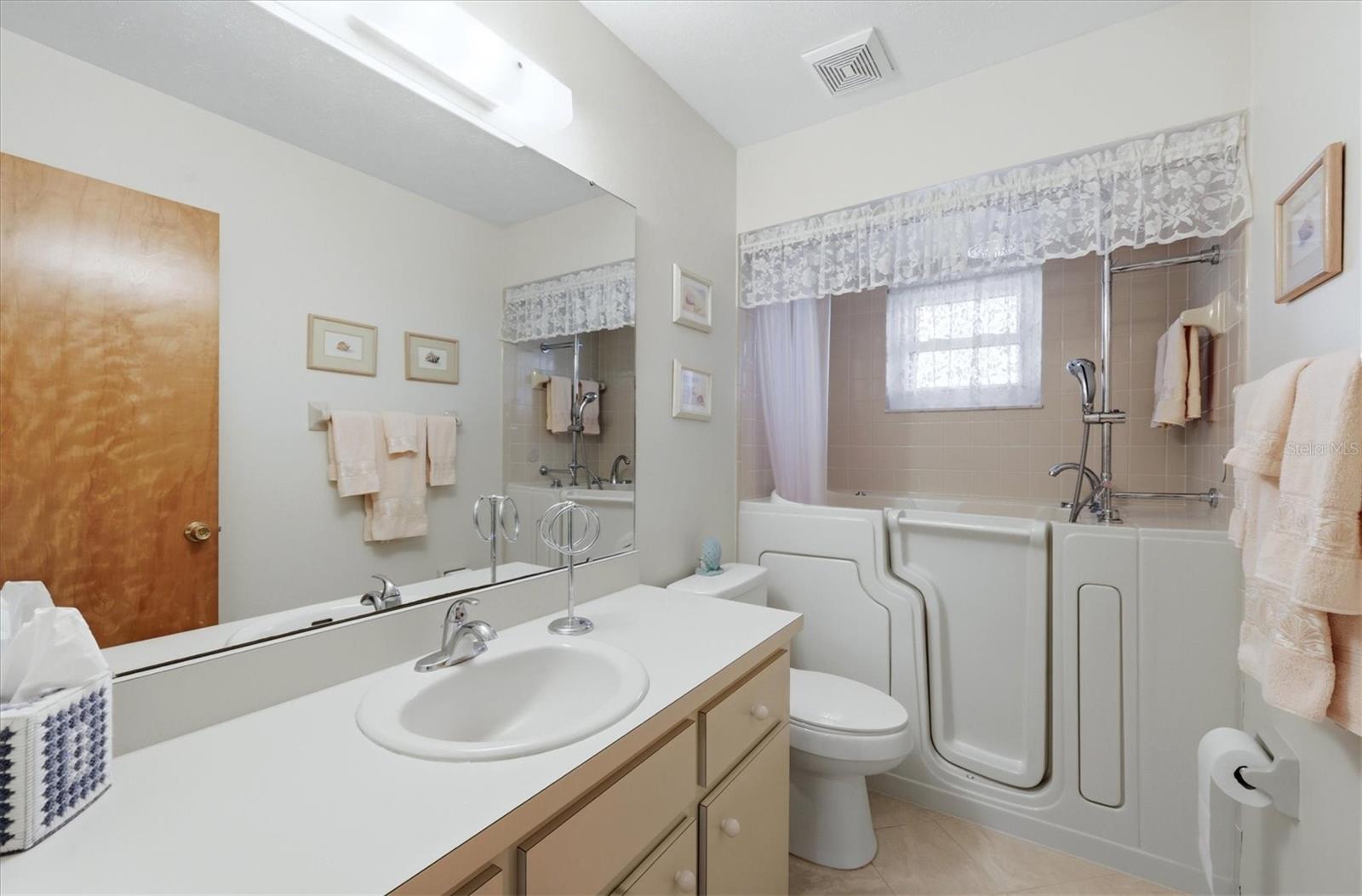 SOUTH VENICE - Residential