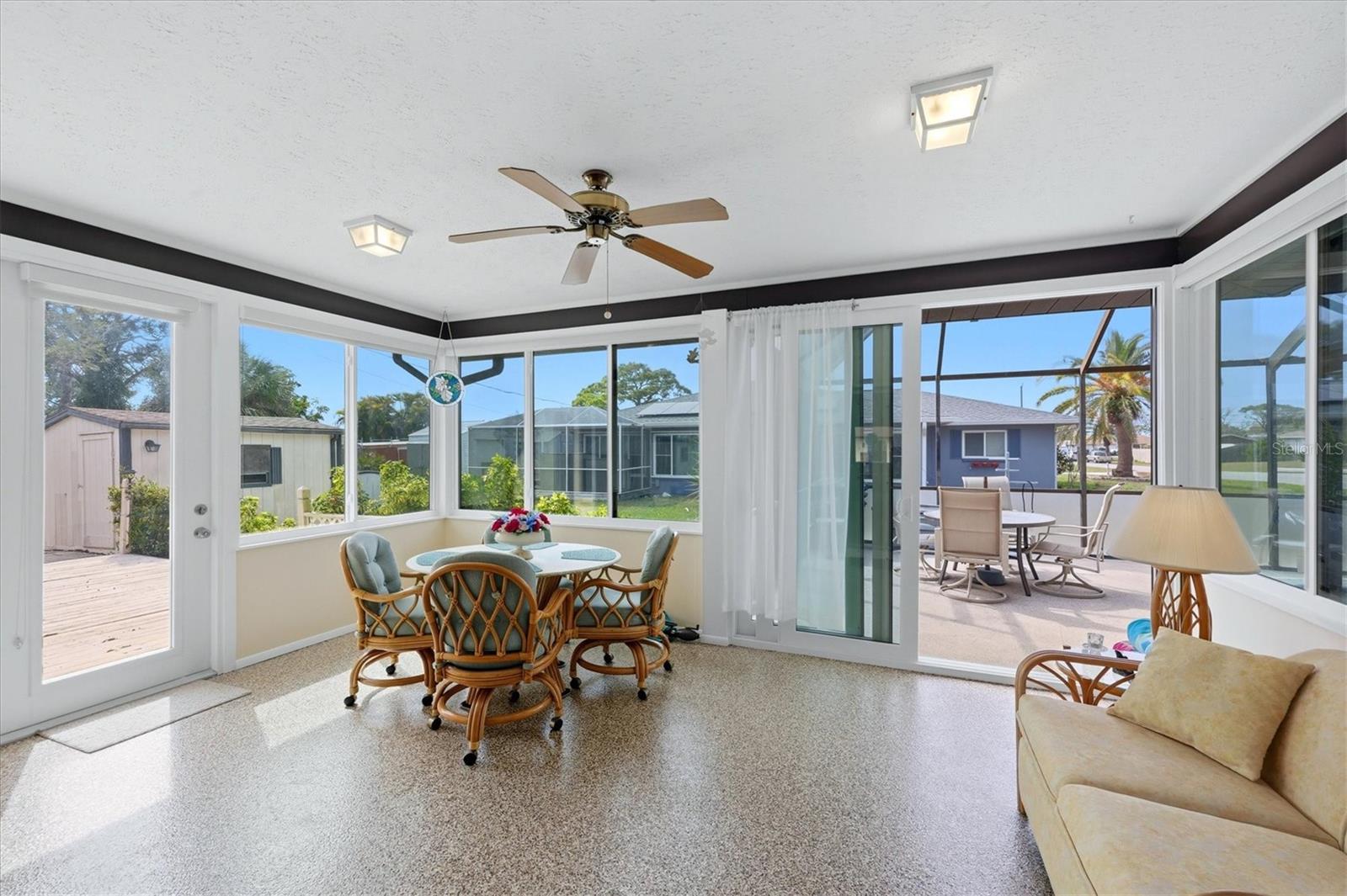 SOUTH VENICE - Residential