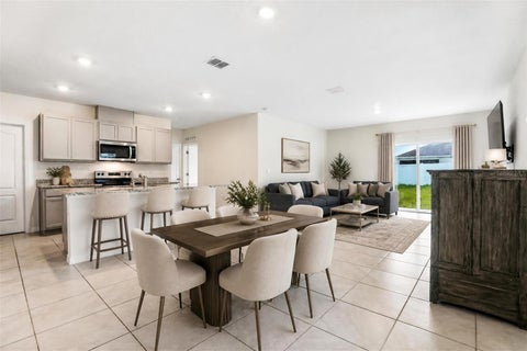 2945 Elio Hammock Dr, Harmony, FL 34773
