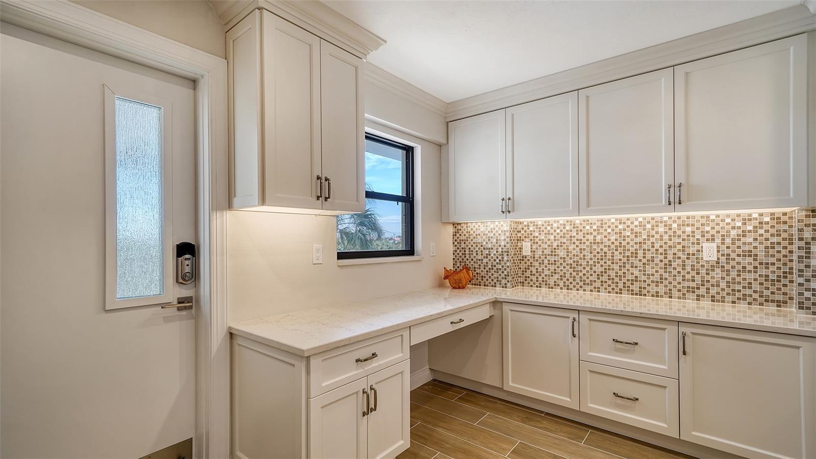 5760 MIDNIGHT PASS ROAD 307D
